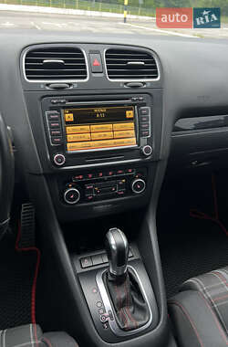 Хетчбек Volkswagen Golf GTI 2011 в 