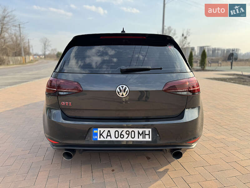 Хетчбек Volkswagen Golf GTI 2016 в Києві