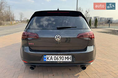 Хетчбек Volkswagen Golf GTI 2016 в 