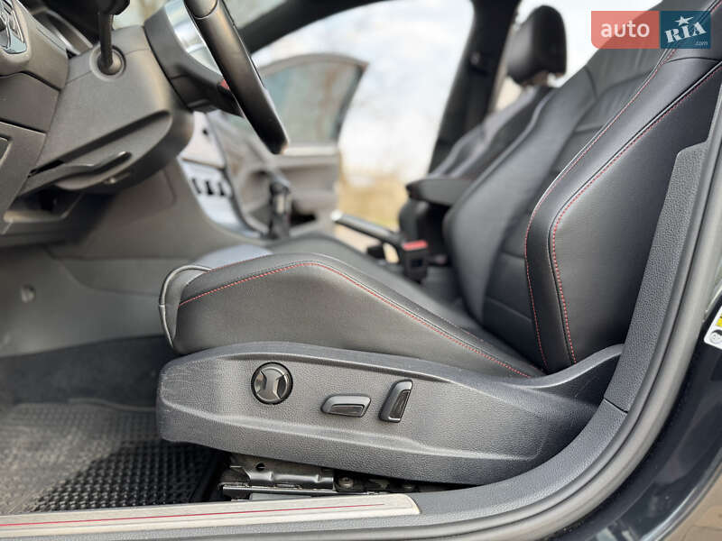 Хетчбек Volkswagen Golf GTI 2016 в Києві