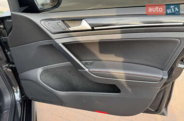 Хетчбек Volkswagen Golf GTI 2016 в 