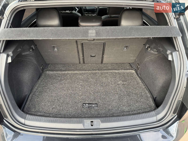 Хетчбек Volkswagen Golf GTI 2016 в Києві