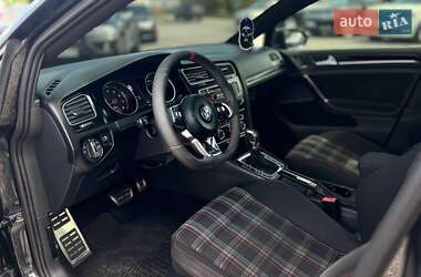 Хетчбек Volkswagen Golf GTI 2014 в 