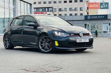 Хэтчбек Volkswagen Golf GTI 2015 в Киеве