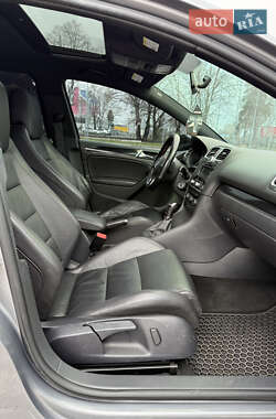 Хэтчбек Volkswagen Golf GTI 2011 в 