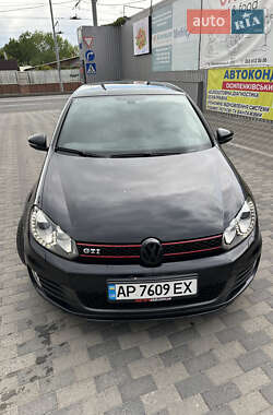 Хэтчбек Volkswagen Golf GTI 2011 в 