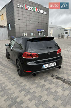 Хэтчбек Volkswagen Golf GTI 2011 в 