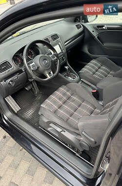 Хэтчбек Volkswagen Golf GTI 2011 в 