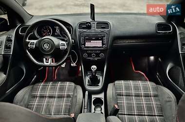 Хетчбек Volkswagen Golf GTI 2012 в 