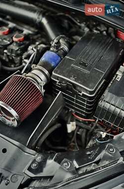 Хетчбек Volkswagen Golf GTI 2012 в 