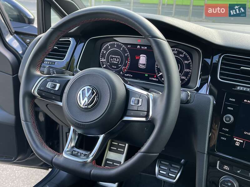 Хетчбек Volkswagen Golf GTI 2017 в Києві
