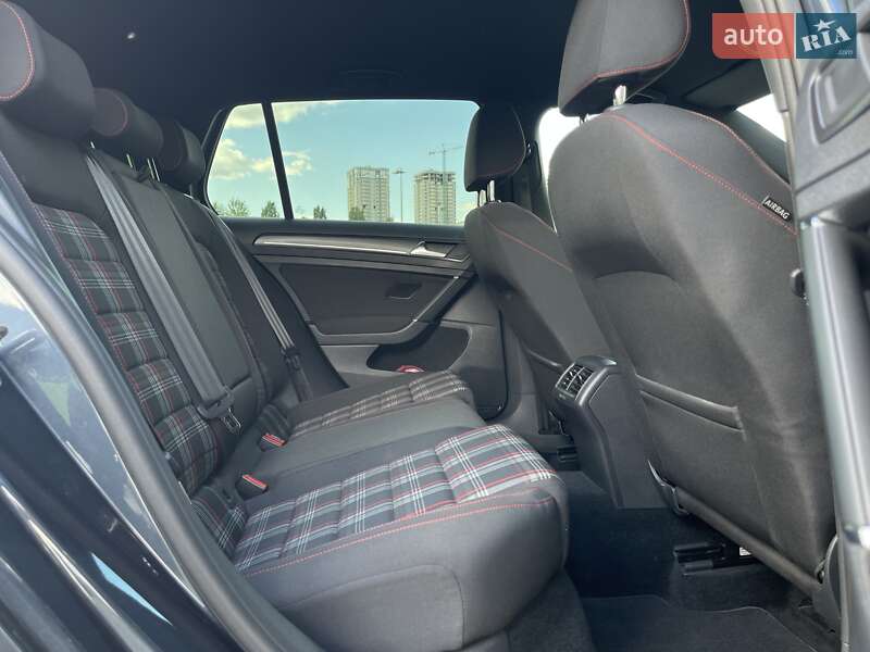 Хетчбек Volkswagen Golf GTI 2017 в Києві