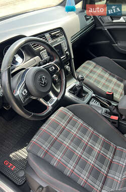 Хэтчбек Volkswagen Golf GTI 2017 в 