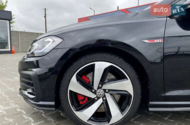 Хэтчбек Volkswagen Golf GTI 2020 в 
