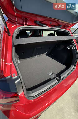 Хетчбек Volkswagen Golf GTI 2022 в 