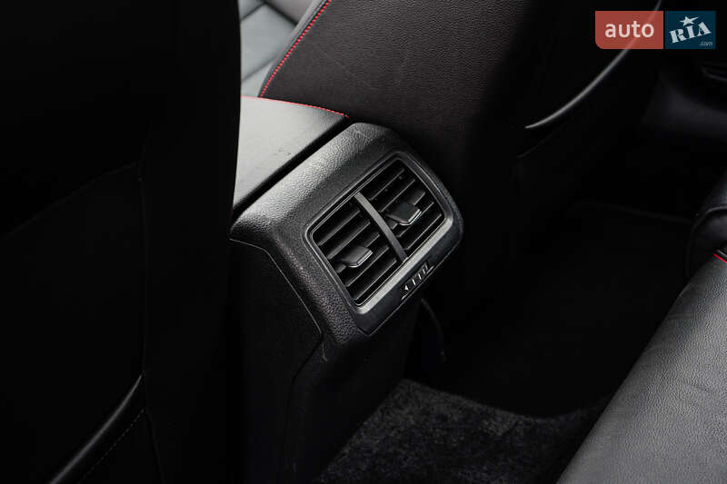Хэтчбек Volkswagen Golf GTI 2019 в Житомире