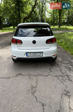Хэтчбек Volkswagen Golf GTI 2011 в 
