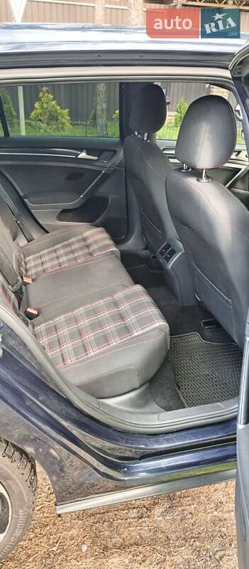 Хэтчбек Volkswagen Golf GTI 2016 в Киеве