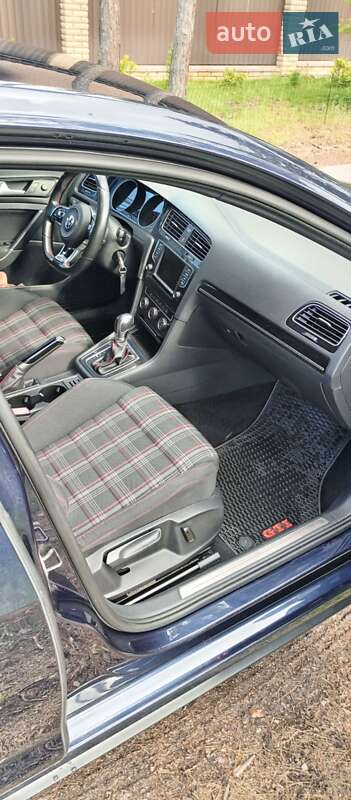 Хэтчбек Volkswagen Golf GTI 2016 в Киеве