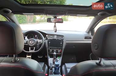 Хетчбек Volkswagen Golf GTI 2019 в 