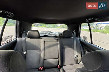 Хэтчбек Volkswagen Golf GTI 2001 в 