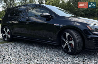Хэтчбек Volkswagen Golf GTI 2016 в Киеве