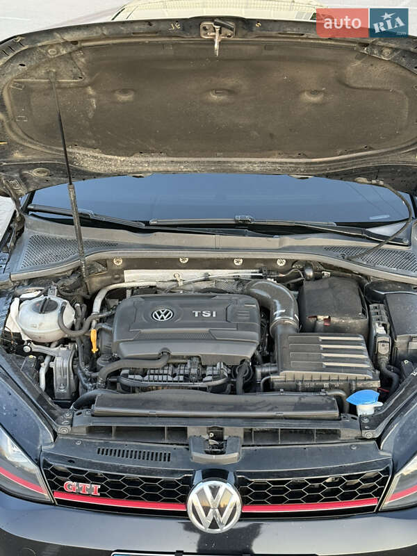 Хетчбек Volkswagen Golf GTI 2016 в Києві
