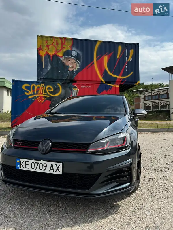 Volkswagen Golf GTI