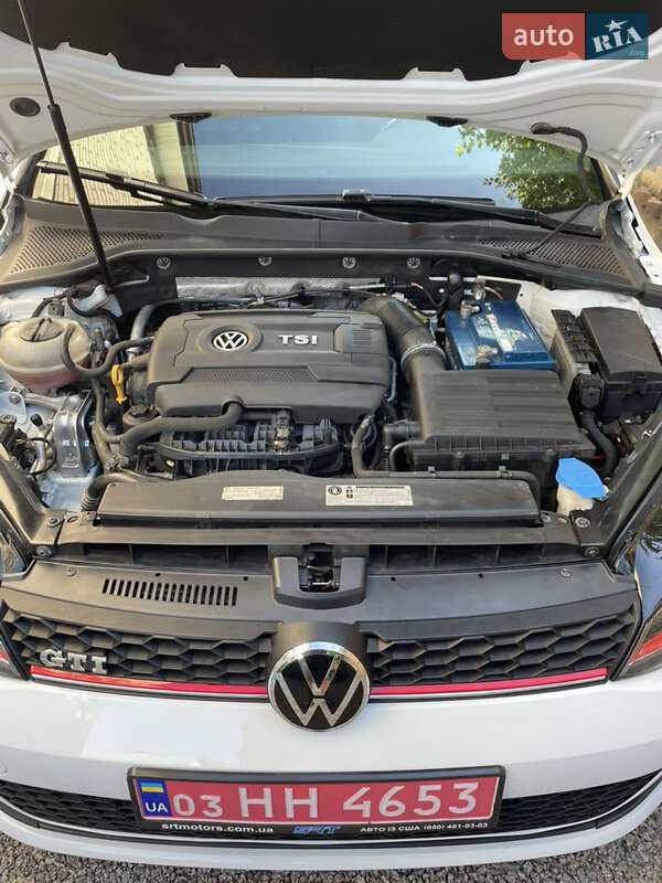 Хетчбек Volkswagen Golf GTI 2017 в Києві