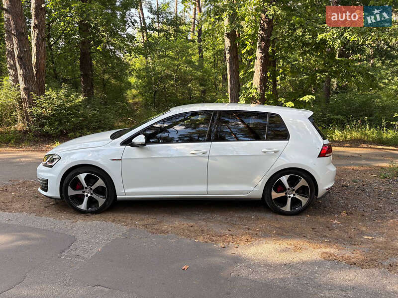 Хетчбек Volkswagen Golf GTI 2017 в Києві