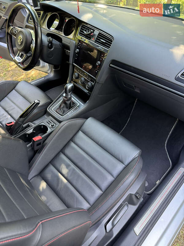 Хетчбек Volkswagen Golf GTI 2017 в Києві