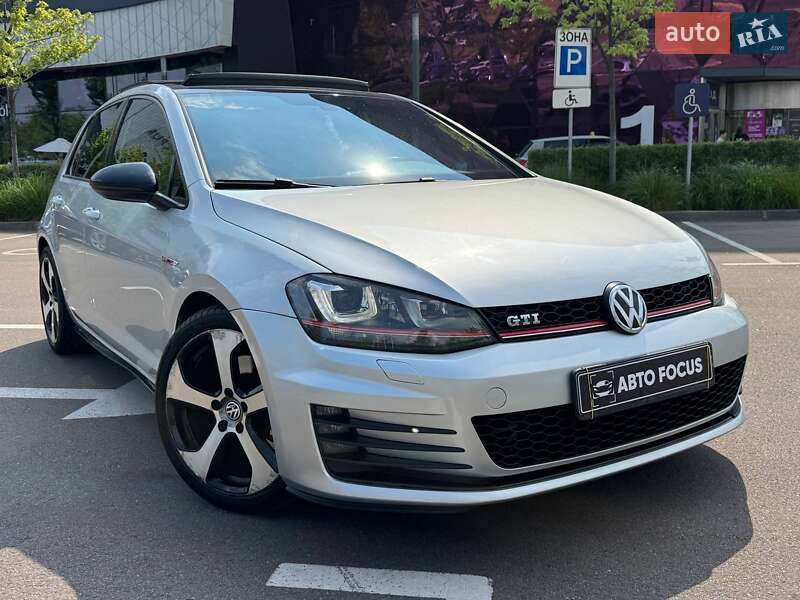 Хетчбек Volkswagen Golf GTI 2014 в Києві