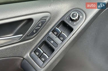 Хетчбек Volkswagen Golf GTI 2013 в 