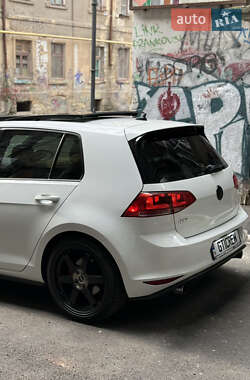 Хэтчбек Volkswagen Golf GTI 2014 в 
