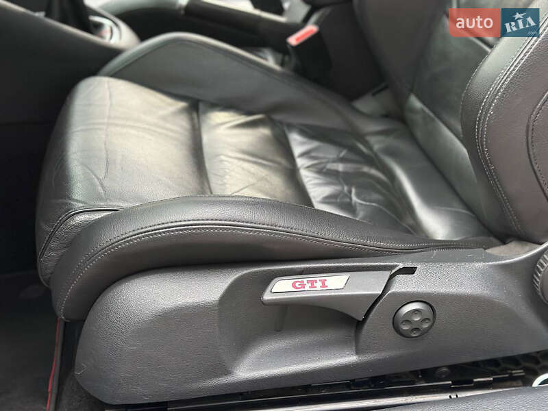 Хэтчбек Volkswagen Golf GTI 2011 в Днепре