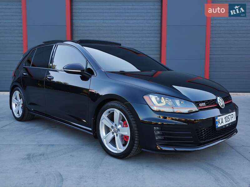 Хэтчбек Volkswagen Golf GTI 2015 в 
