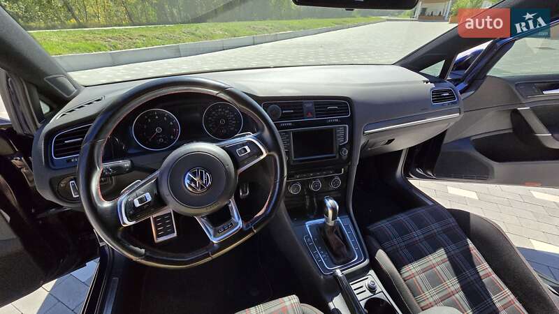 Хэтчбек Volkswagen Golf GTI 2017 в Киеве фото 19 Хэтчбек Volkswagen Golf GTI 2017 в Киеве