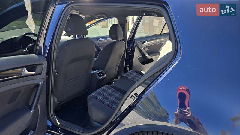 Хэтчбек Volkswagen Golf GTI 2017 в Киеве фото 20 Хэтчбек Volkswagen Golf GTI 2017 в Киеве