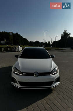 Хетчбек Volkswagen Golf GTI 2018 в Львові