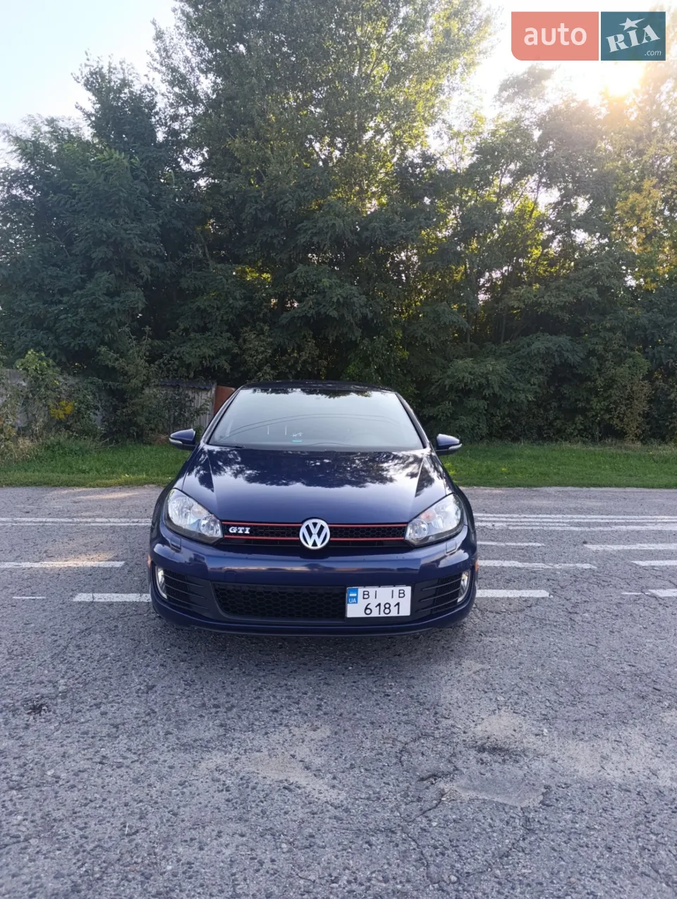 Продаю власне авто, по ходовій переобрано все 8тис.км.назад, нові подушки двигуна і КППпроїхали 2тис.км., ланцюг ГРМ (повний) замінено на 166тис пробігу, без Stage "авто не насилувалось", мастило замінював кожні 5тис.км, по салону кожна кнопка працює, нічого не затерто, без кат. стоїть мех. обманка, замінено лобове скло на Pilkington,замінено скло у фарах. Стоїть гарна гума спереду Continental conti sport contakt 7 (1 сезон) ,ззаду Continental conti eco contakt 6 (2 сезона) .У загальному добре авто сів і поїхав. Всі інші питання по телефону.