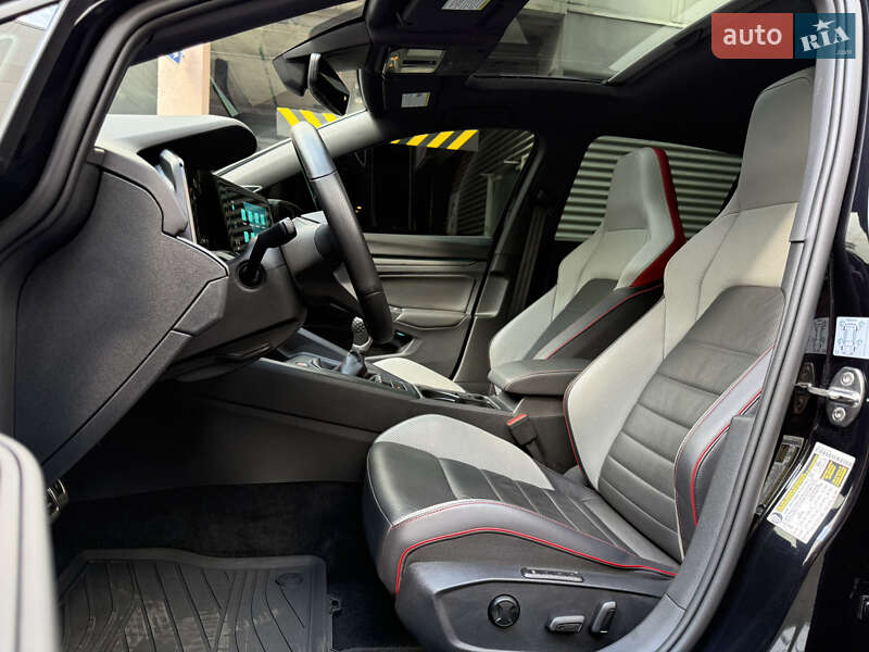 Хэтчбек Volkswagen Golf GTI 2021 в Киеве