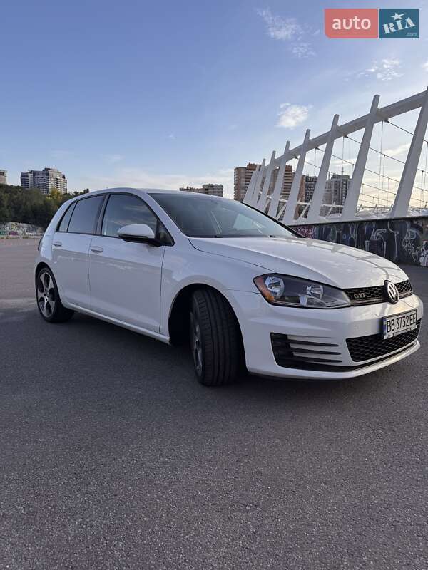 Хетчбек Volkswagen Golf GTI 2015 в Києві