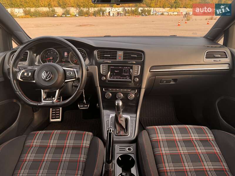 Хетчбек Volkswagen Golf GTI 2015 в Києві