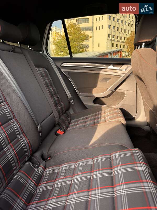 Хетчбек Volkswagen Golf GTI 2015 в Києві