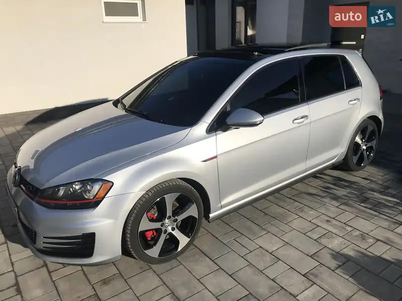 Volkswagen Golf GTI