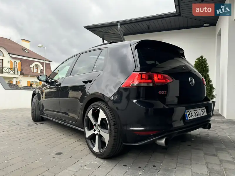 Volkswagen Golf GTI