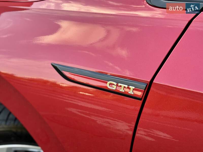Хэтчбек Volkswagen Golf GTI 2021 в Киеве