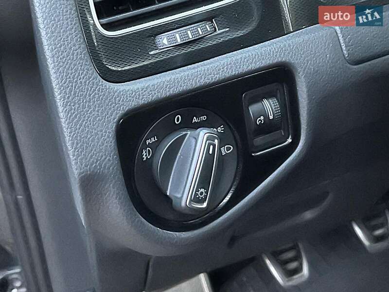Хэтчбек Volkswagen Golf GTI 2016 в Киеве фото 19 Хэтчбек Volkswagen Golf GTI 2016 в Киеве