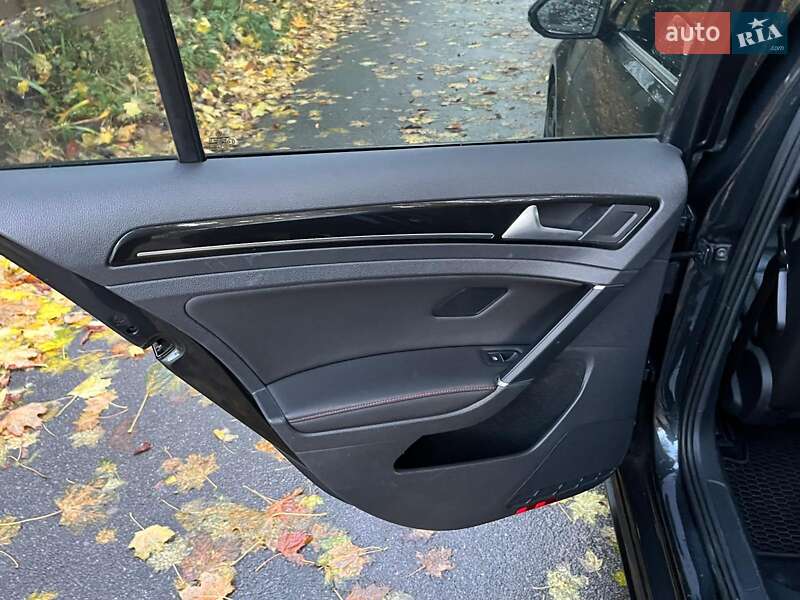 Хэтчбек Volkswagen Golf GTI 2016 в Киеве фото 26 Хэтчбек Volkswagen Golf GTI 2016 в Киеве