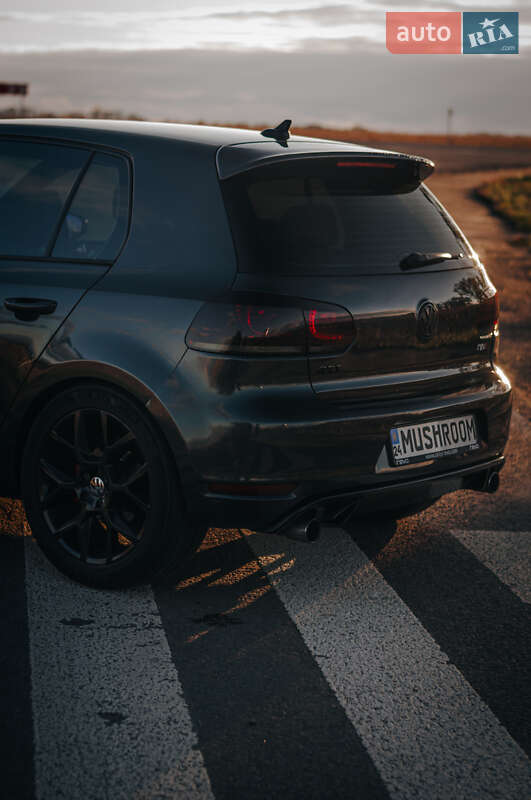 Хетчбек Volkswagen Golf GTI 2012 в Черкасах фото 18 Хетчбек Volkswagen Golf GTI 2012 в Черкасах